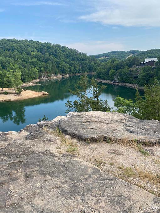 Hogscald Hollow Cabins at Lovers Leap on Beaver Lake