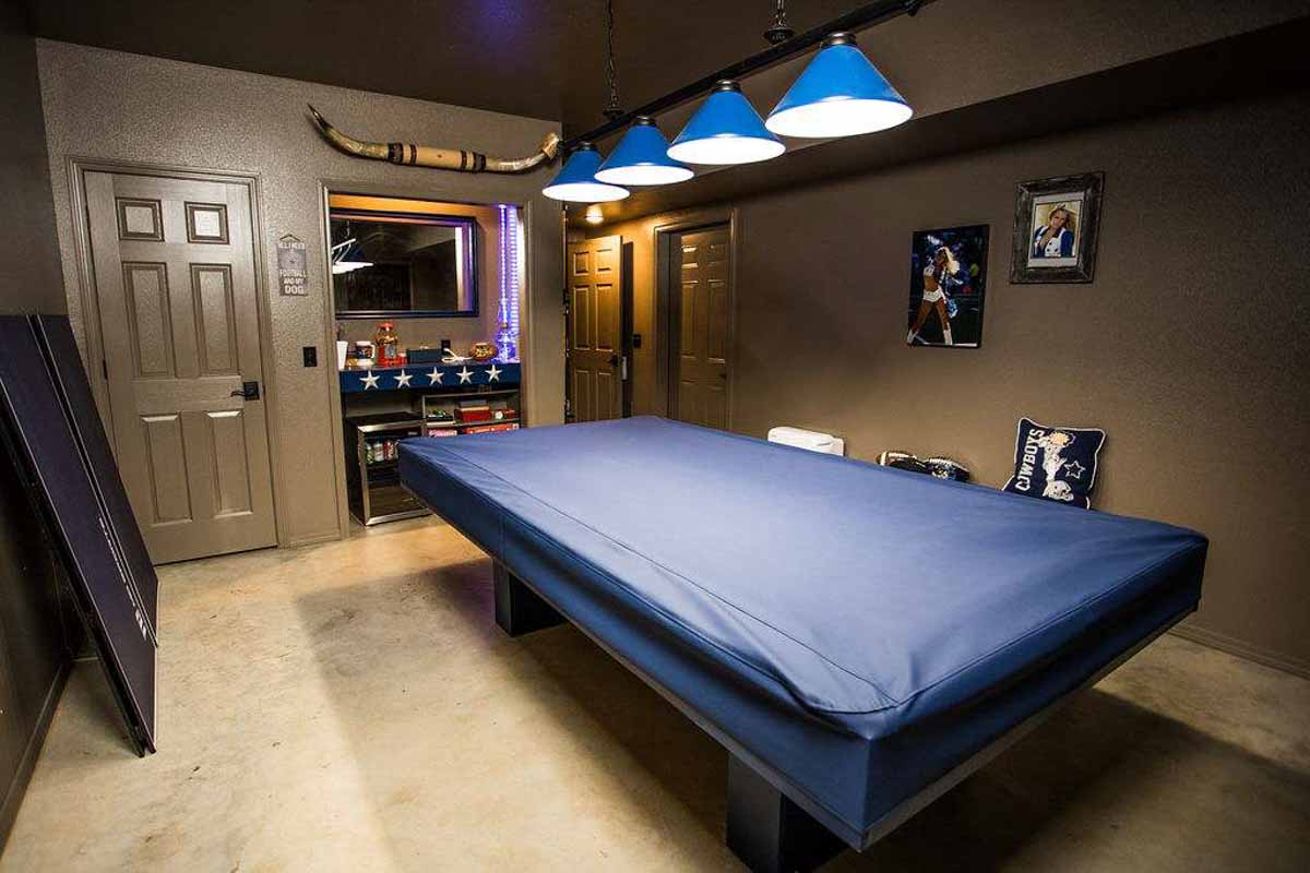 Dawg House Holiday Home Game Room with Pool Table - Hogscald Hollow Cabins Vacation Rentals