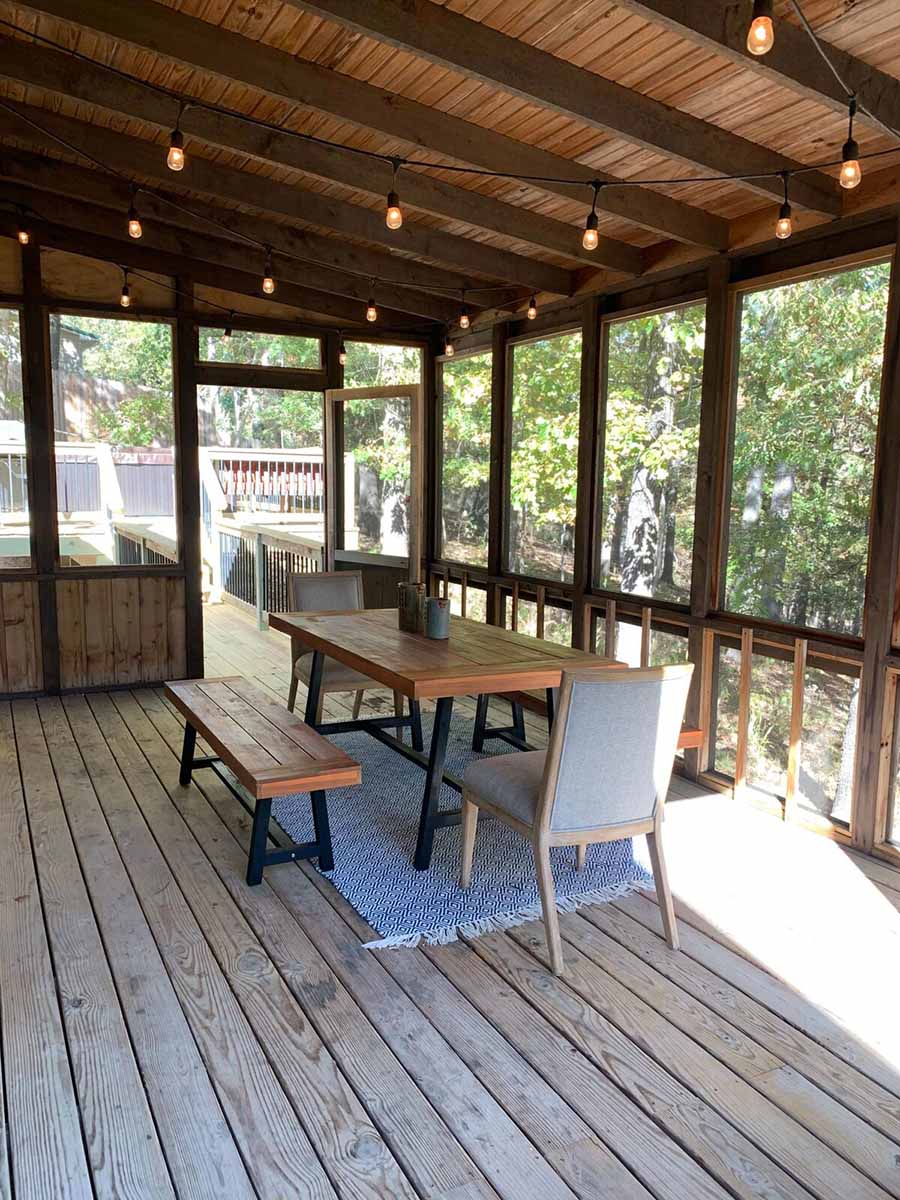 Hot Tub in the Woods Covered Patio Dining