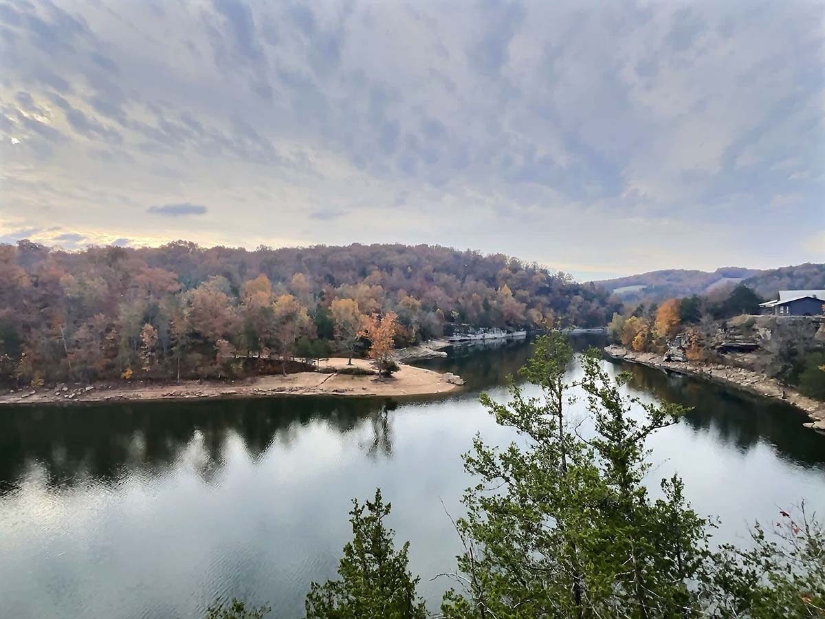 Hogscald Hollow - Big Cabin on Beaver Lake Vacation Rental