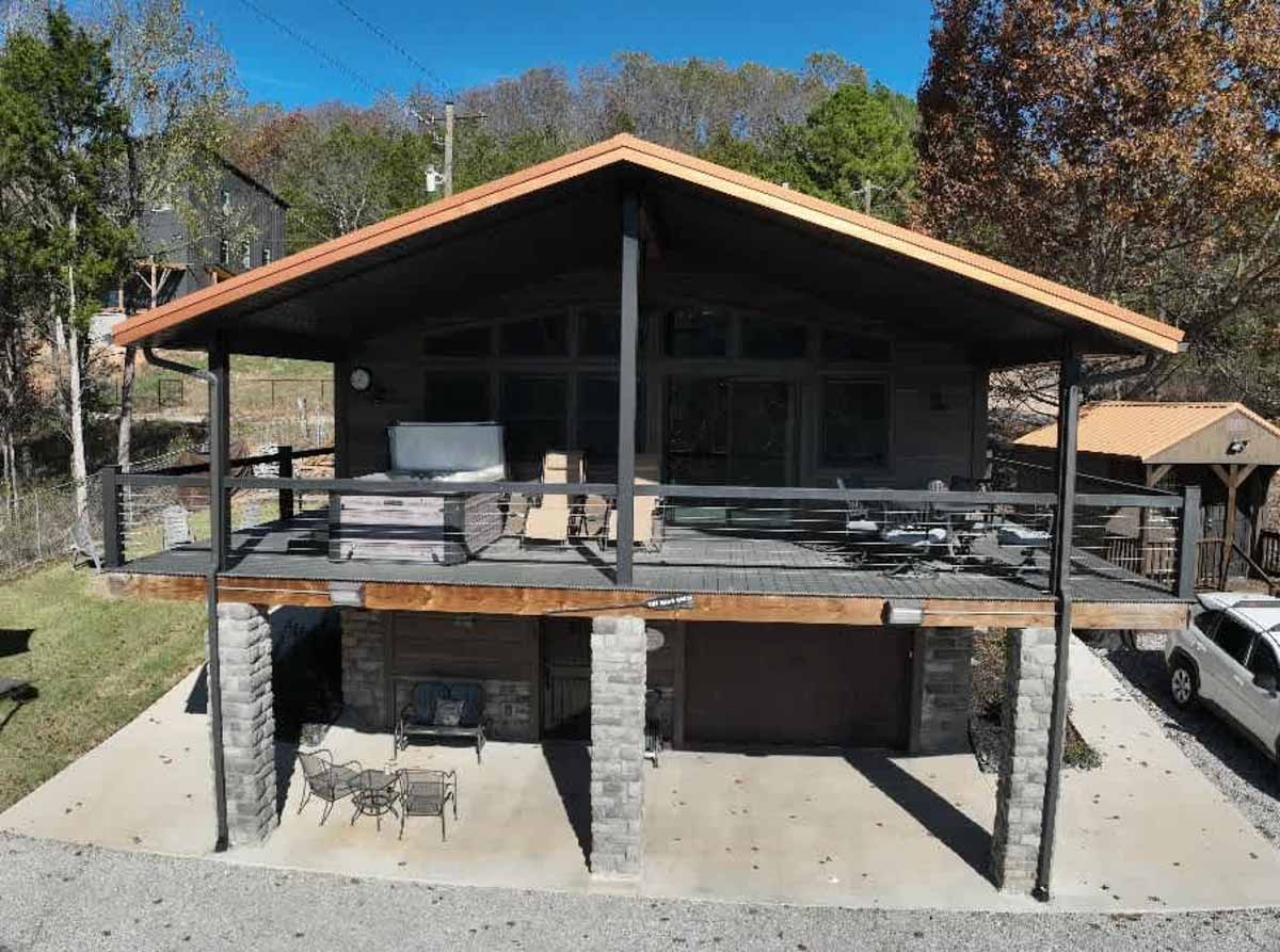 Dawg House Vacation Rental at Hogscald Hollow Cabins